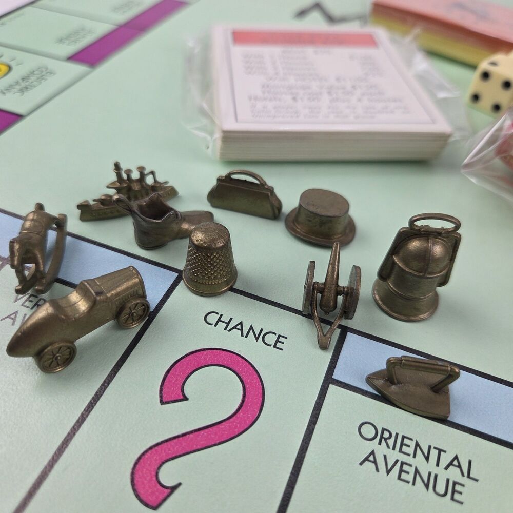 Vintage 1985 Monopoly 1935 Commemorative Tin Edition COMPLETE - Picture 11 of 15